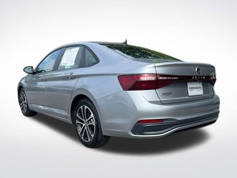 Used 2024 Volkswagen Jetta SE FWD image 5