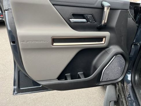 New 2025 GMC Hummer EV 3X w/ LPO, Dark Essentials Package image 19