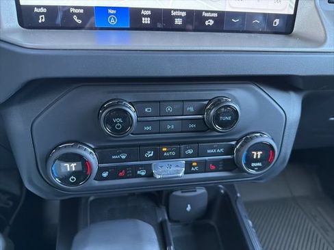 Used 2025 Ford Bronco Outer Banks AWD/4WD image 16