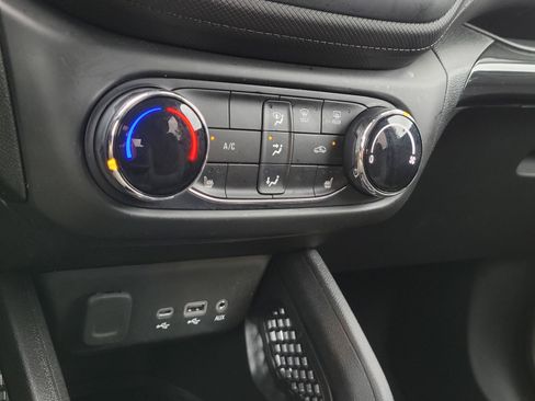 Used 2023 Chevrolet TrailBlazer LT FWD image 27