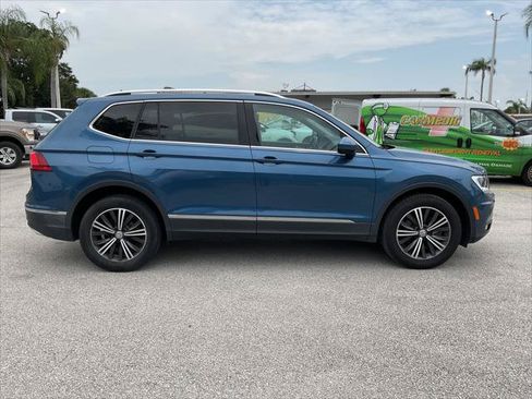 Used 2019 Volkswagen Tiguan SEL w/ 3rd Row Seat Package AWD/4WD image 4
