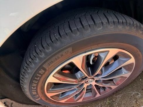 Used 2016 Toyota Avalon XLE FWD image 5