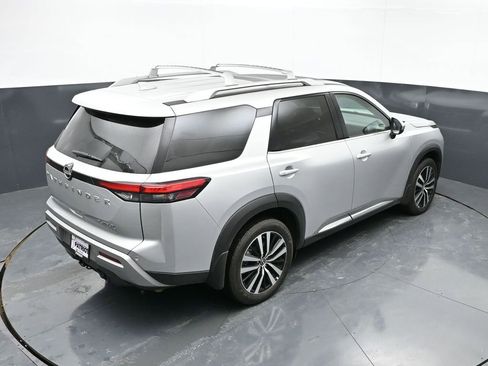 Used 2024 Nissan Pathfinder Platinum w/ Cargo Package AWD/4WD image 41