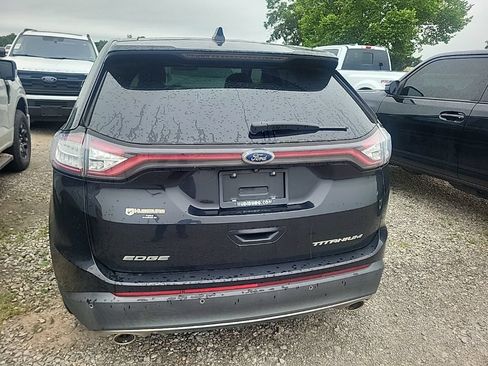 Used 2017 Ford Edge Titanium w/ Equipment Group 301A FWD image 3