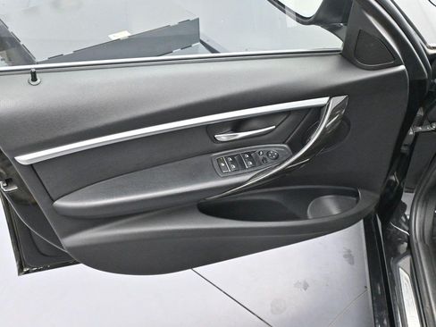 Used 2018 BMW 330i Sedan RWD image 9