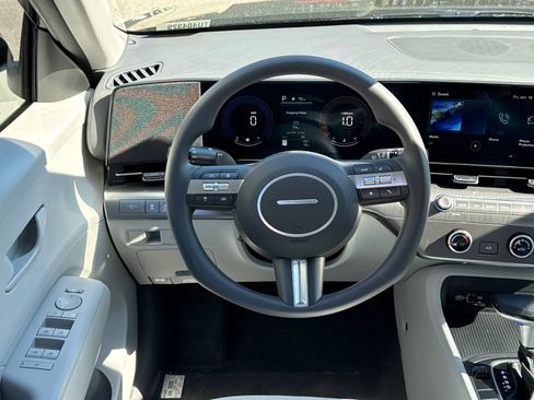 New 2026 Hyundai Kona SE image 23