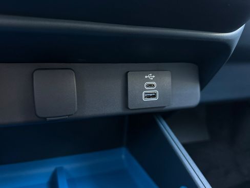 New 2025 Ford Maverick XLT w/ XLT Luxury Package image 25