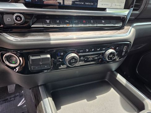 Certified 2025 Chevrolet Silverado 3500 LTZ w/ LTZ Convenience Package image 27