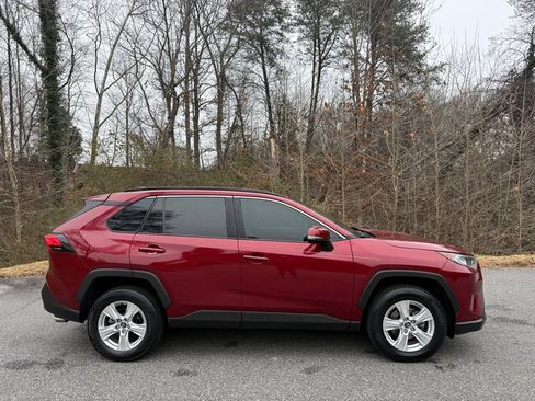 Used 2020 Toyota RAV4 XLE image 5