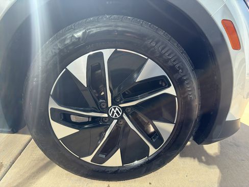 Used 2022 Volkswagen ID.4 Pro image 18