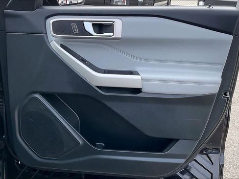 Used 2023 Ford Explorer XLT w/ Equipment Group 202A image 22