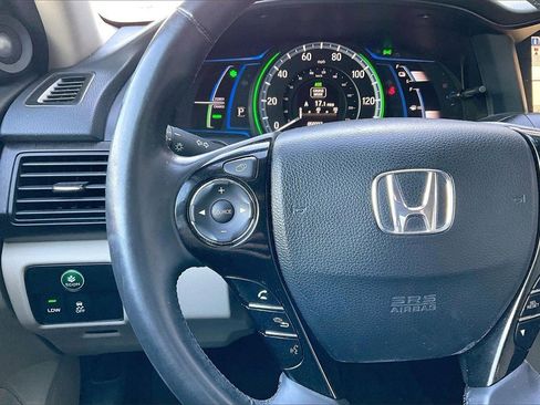 Used 2015 Honda Accord Touring image 18