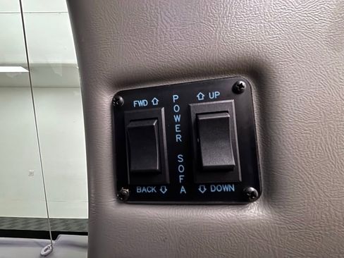 New 2025 GMC Savana 2500 Extended w/ Driver Convenience Package image 10