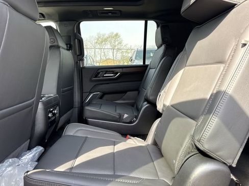 New 2026 GMC Yukon XL Denali w/ Sun & Power Step Package AWD/4WD image 9