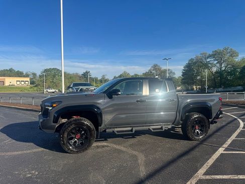 Certified 2024 Toyota Tacoma TRD Pro AWD/4WD image 37