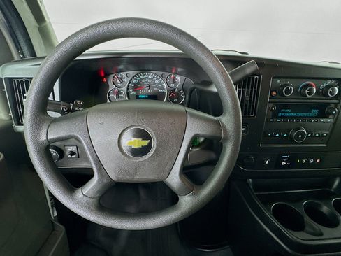 Used 2021 Chevrolet Express 2500 RWD image 10