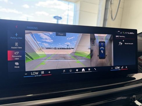 Used 2025 BMW X5 M60i w/ Executive Package image 38