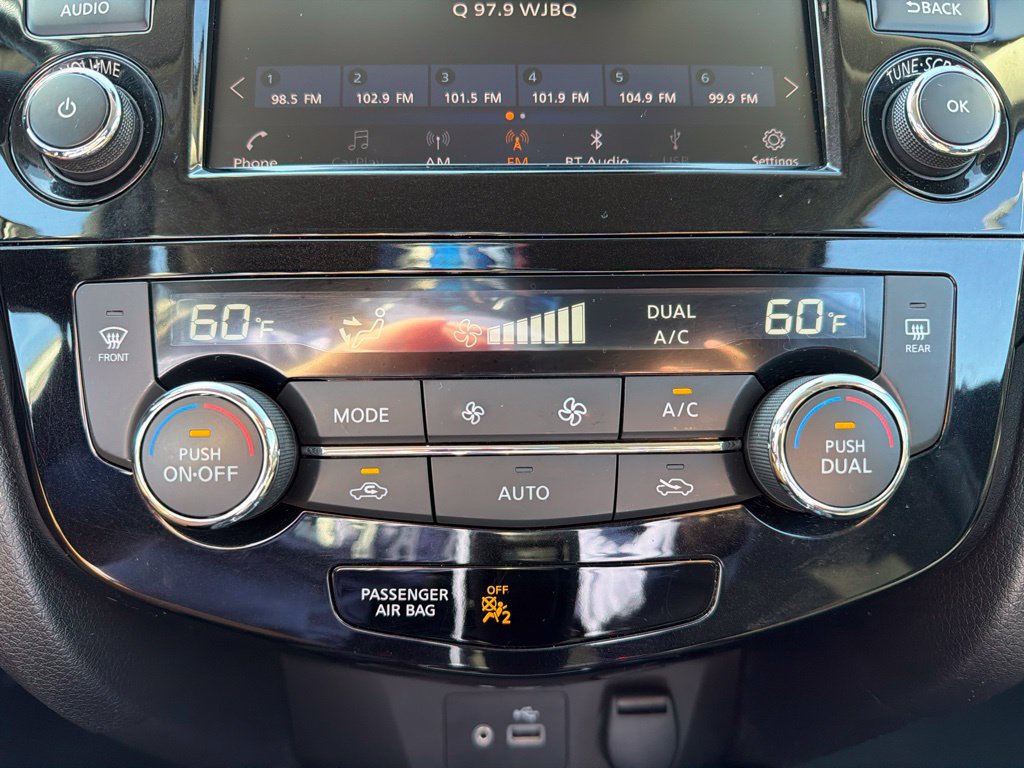 Used 2020 Nissan Rogue SV AWD/4WD image 21
