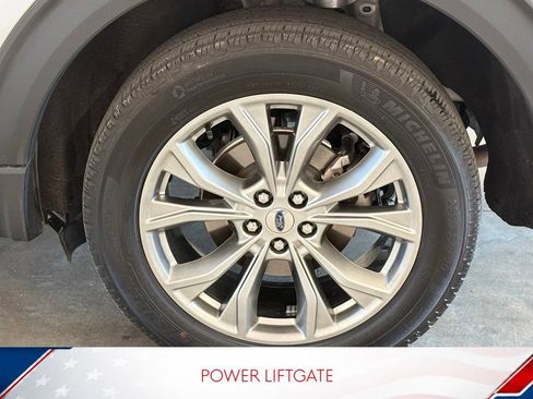 Used 2023 Ford Explorer XLT w/ Equipment Group 202A AWD/4WD image 10