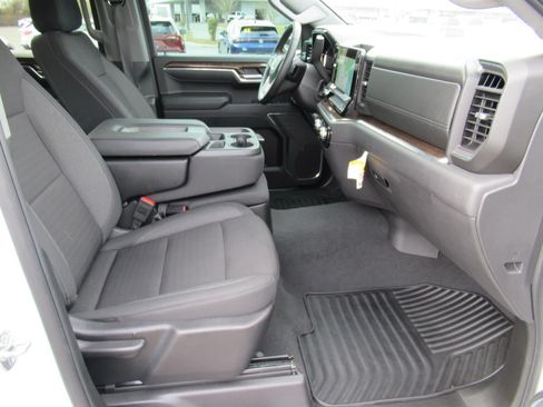 Used 2025 GMC Sierra 1500 Elevation RWD image 9