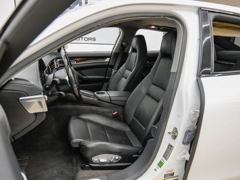 Used 2014 Porsche Panamera S image 41