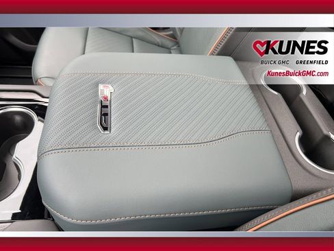 New 2026 GMC Yukon XL AT4 image 30