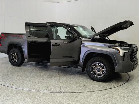 Used 2024 Toyota Tundra SR5 w/ SR5 Convenience Package AWD/4WD image 9