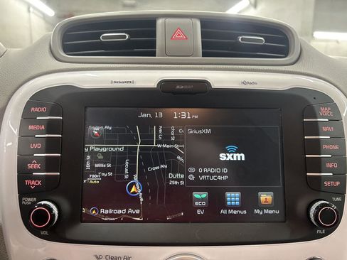 Used 2017 Kia Soul EV image 16