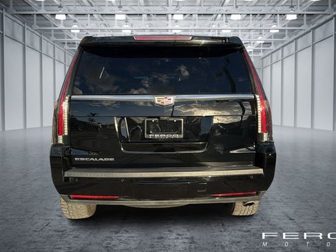 Used 2018 Cadillac Escalade Premium Luxury image 4