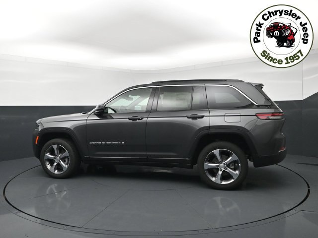 New 2026 Jeep Grand Cherokee Limited w/ Luxury Tech Group II AWD/4WD image 3