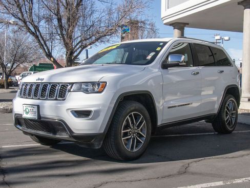 Used 2022 Jeep Grand Cherokee Limited image 3