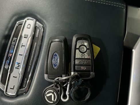 Used 2023 Ford F150 Limited image 32