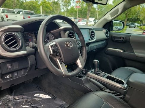 Used 2021 Toyota Tacoma SR5 RWD image 15