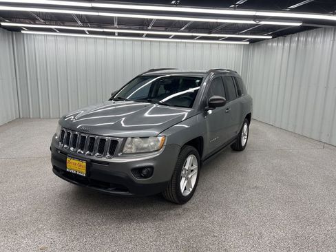 Used 2013 Jeep Compass Limited image 3