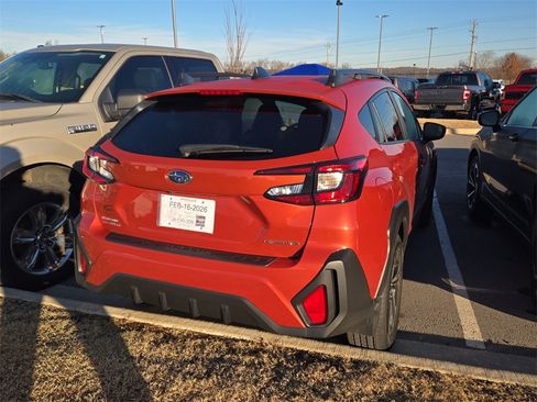 Used 2025 Subaru Crosstrek 2.0i Premium image 3