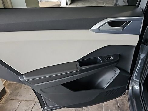 New 2026 Volkswagen Taos SE image 20