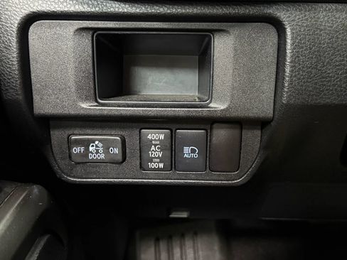 Used 2018 Toyota Tacoma Limited AWD/4WD image 18