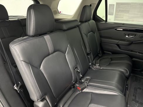New 2025 Honda Pilot Touring image 26