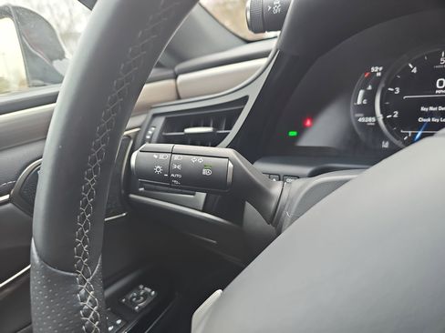 Used 2022 Lexus ES 350 F Sport image 26