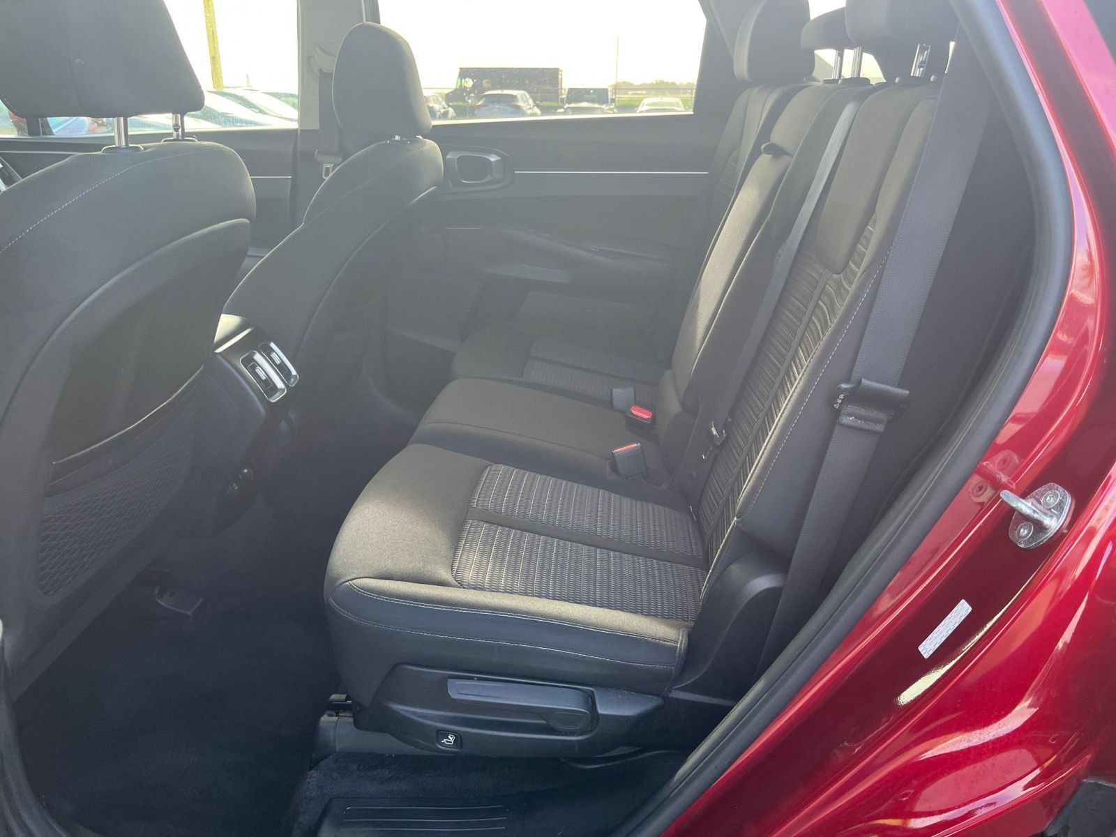 Used 2023 Kia Sorento LX FWD image 24