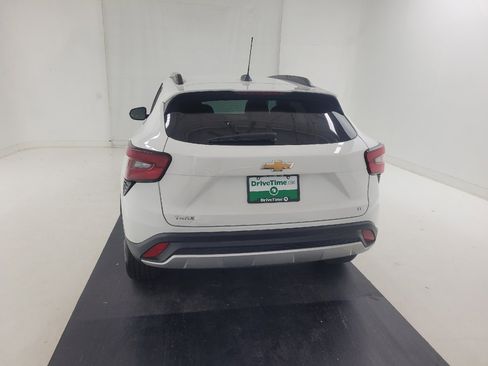 Used 2024 Chevrolet Trax LT w/ LT Convenience Package FWD image 6