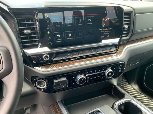 Used 2025 GMC Sierra 1500 Elevation w/ Preferred Package AWD/4WD image 13