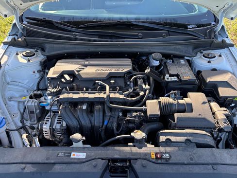 Used 2025 Hyundai Elantra SEL FWD image 34