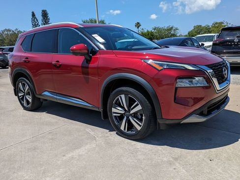 Used 2023 Nissan Rogue SL w/ SL Premium Package FWD image 2