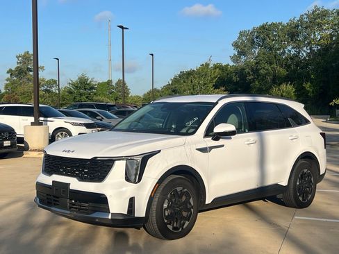 Used 2025 Kia Sorento S FWD image 5