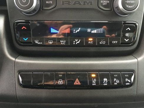 New 2024 RAM ProMaster 3500 w/ Leather Interior Group image 18