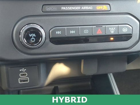 New 2025 Ford Maverick XL image 19