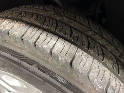 Used 2023 Chevrolet Suburban LT image 46