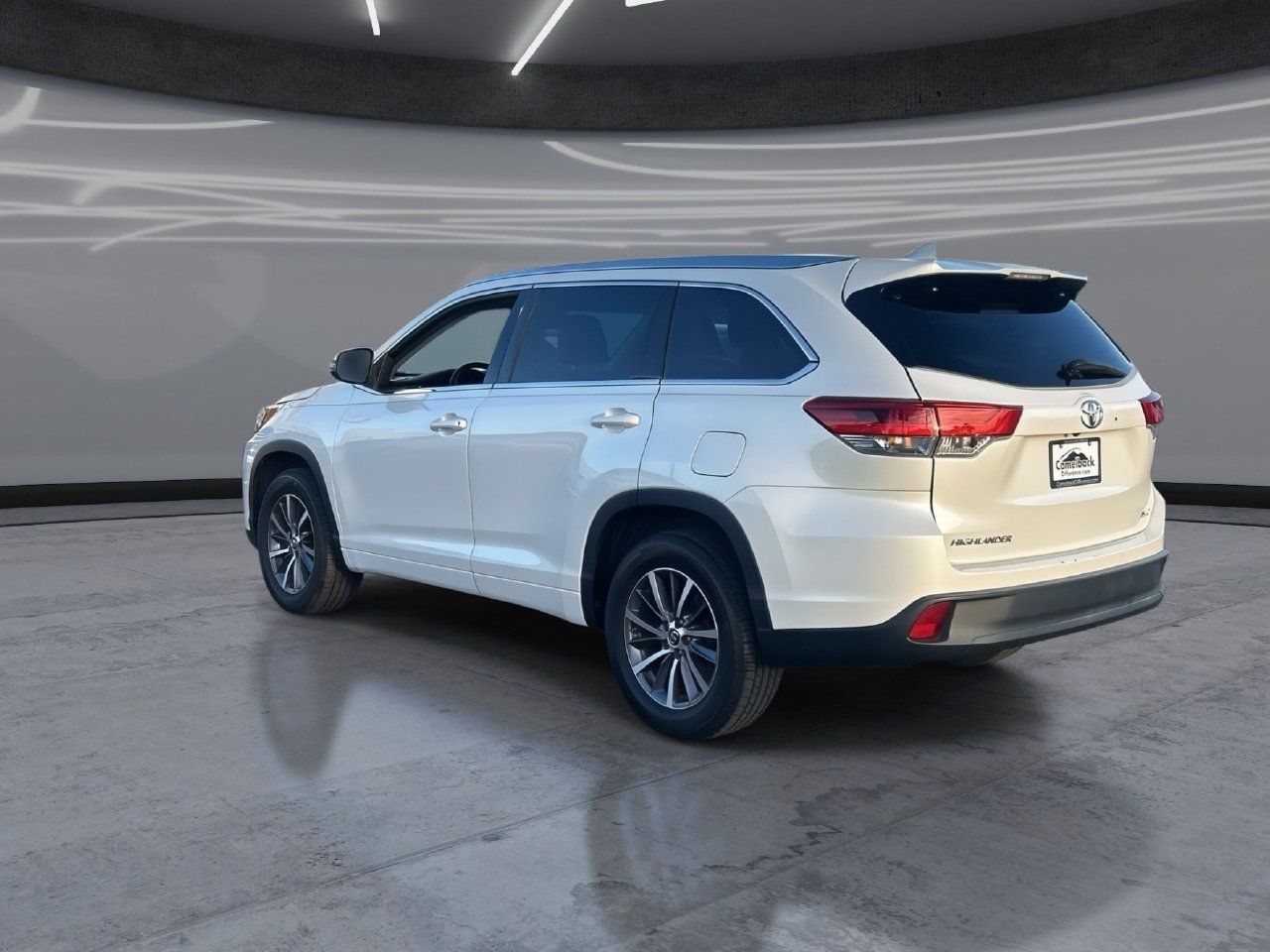 Used 2018 Toyota Highlander XLE FWD image 4