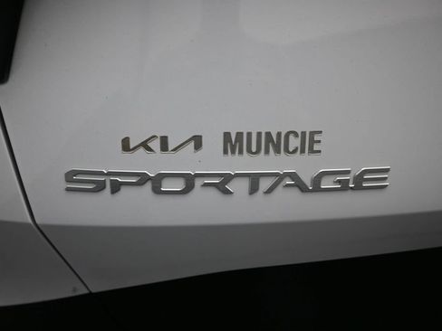 Certified 2026 Kia Sportage EX w/ EX Panorama Roof Package FWD image 10